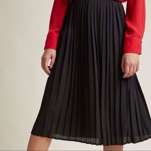 A&F Pleated midi skirt
